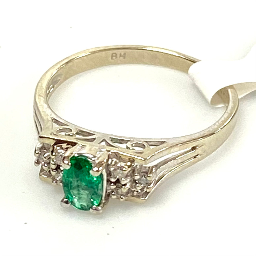 v108 Vintage Classic 14K White Gold Green Emerald & Diamonds Ring Size 8
