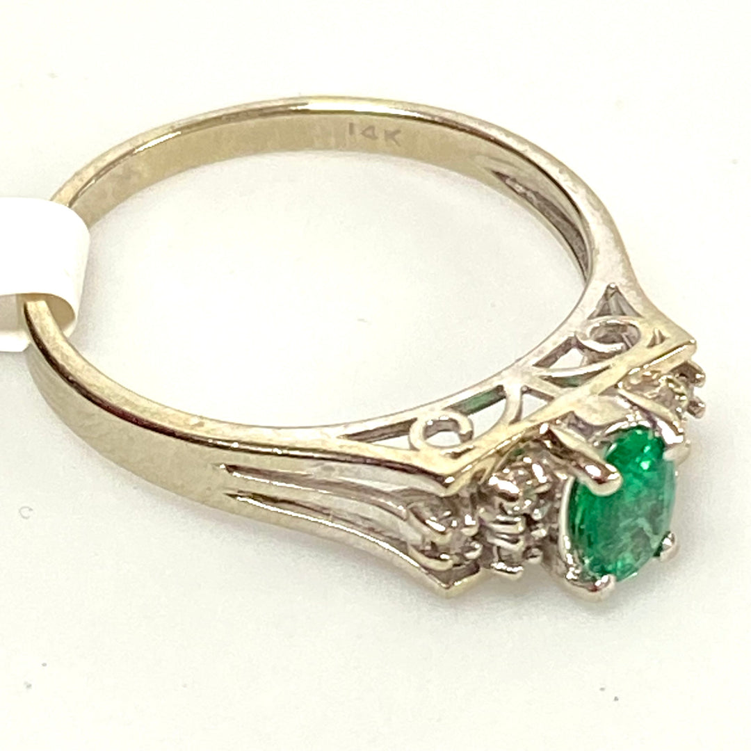 v108 Vintage Classic 14K White Gold Green Emerald & Diamonds Ring Size 8