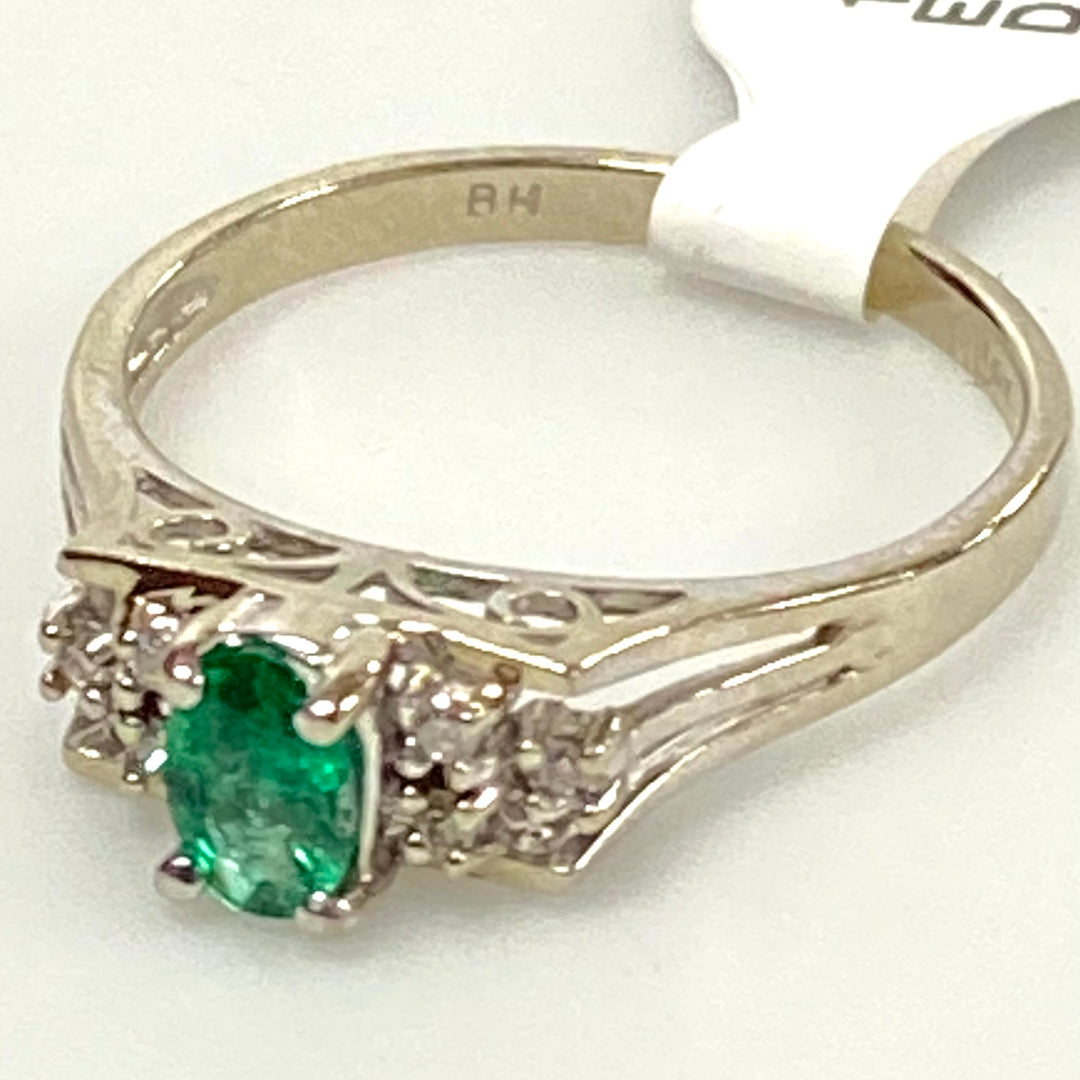 v108 Vintage Classic 14K White Gold Green Emerald & Diamonds Ring Size 8
