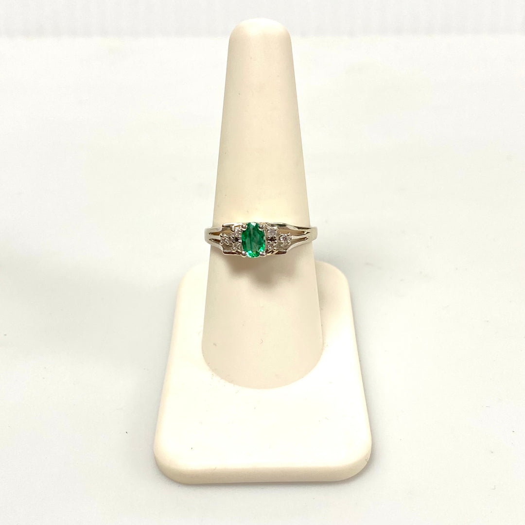 v108 Vintage Classic 14K White Gold Green Emerald & Diamonds Ring Size 8