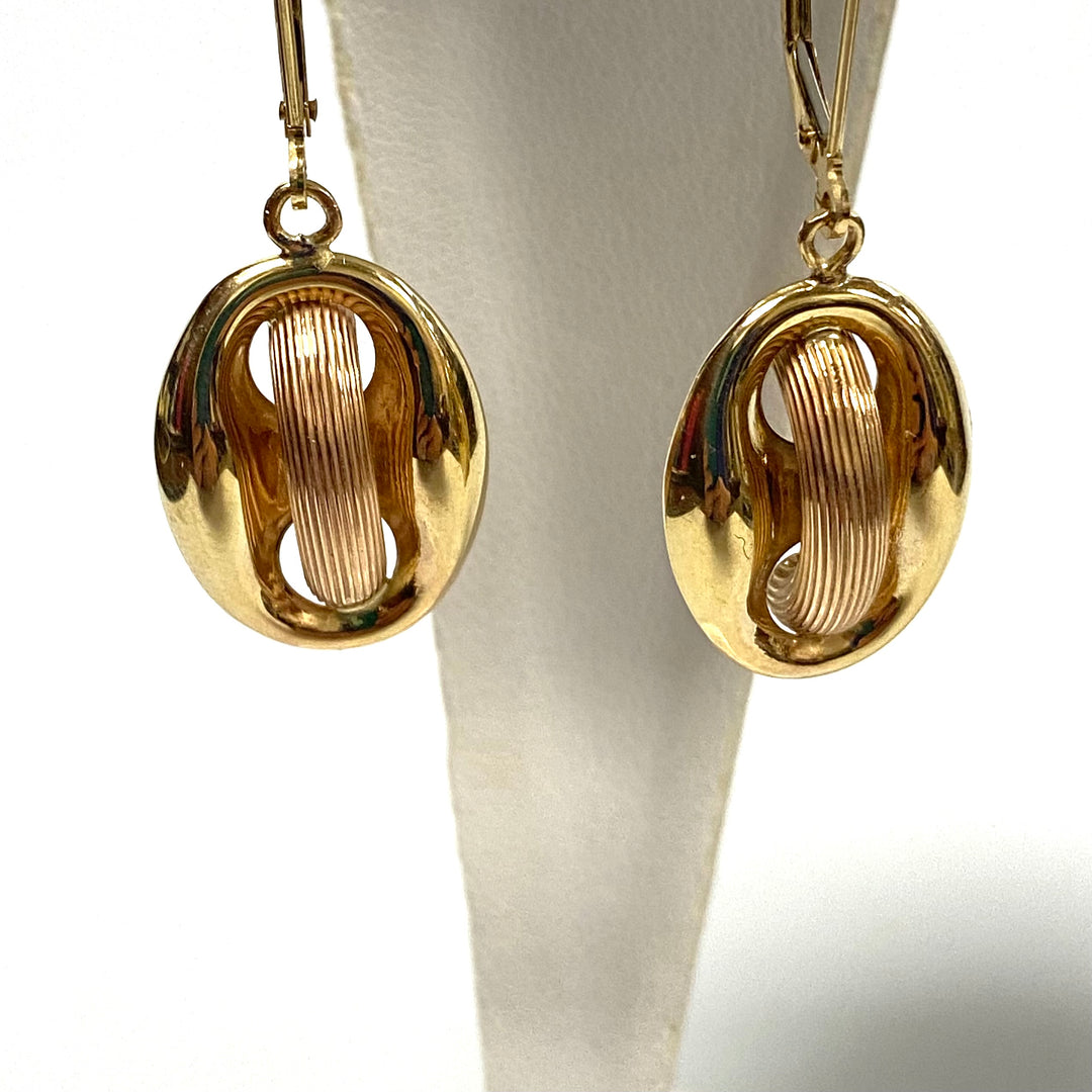 v113 Vintage 14K Yellow Gold Anchor Link Earrings Pierced Dangling Style