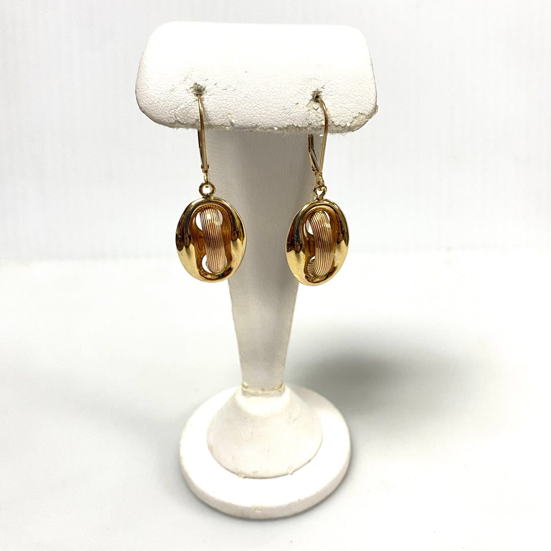 v113 Vintage 14K Yellow Gold Anchor Link Earrings Pierced Dangling Style