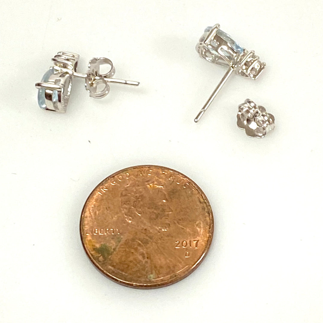 v130 Vintage 10K White Gold Teardrop Shaped Aquamarine Diamonds Earrings Pierced