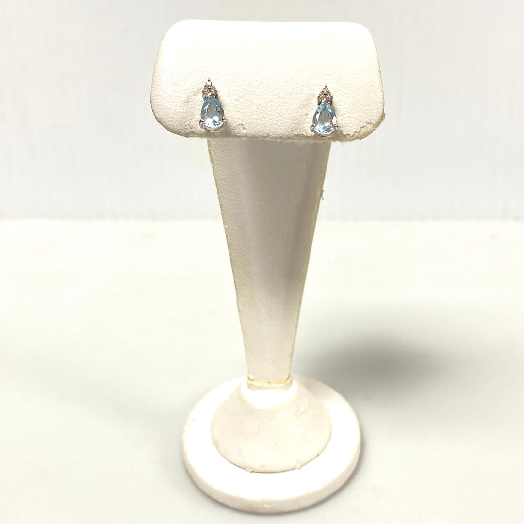 v130 Vintage 10K White Gold Teardrop Shaped Aquamarine Diamonds Earrings Pierced