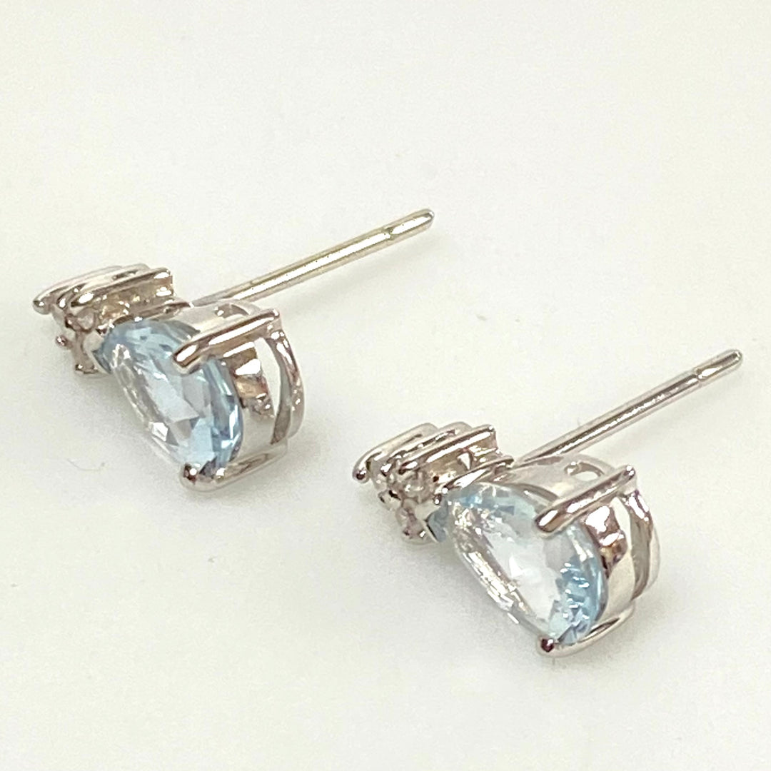 v130 Vintage 10K White Gold Teardrop Shaped Aquamarine Diamonds Earrings Pierced