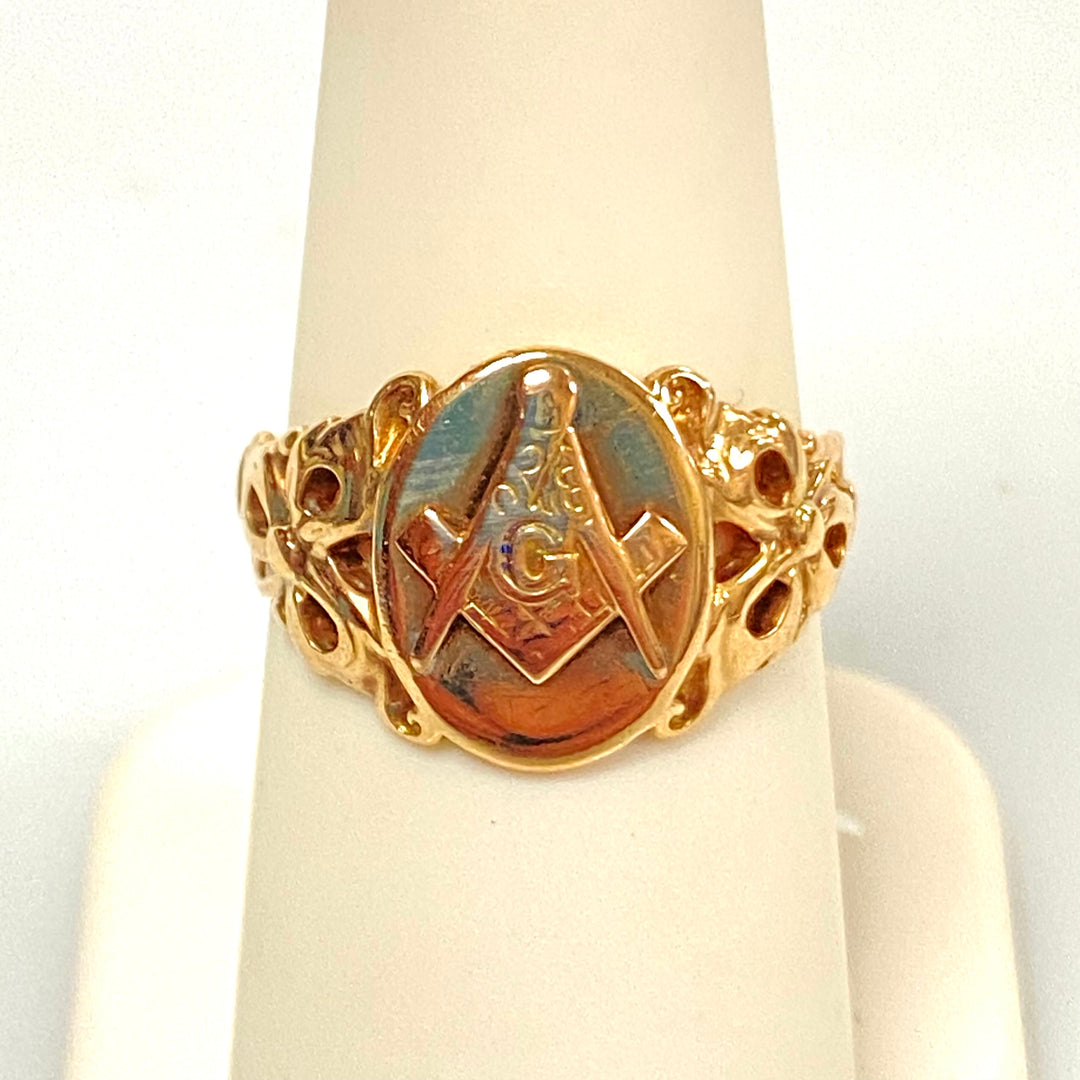 v141 Vintage 10K Yellow Gold Masonic Style Band Ring Size 6.5