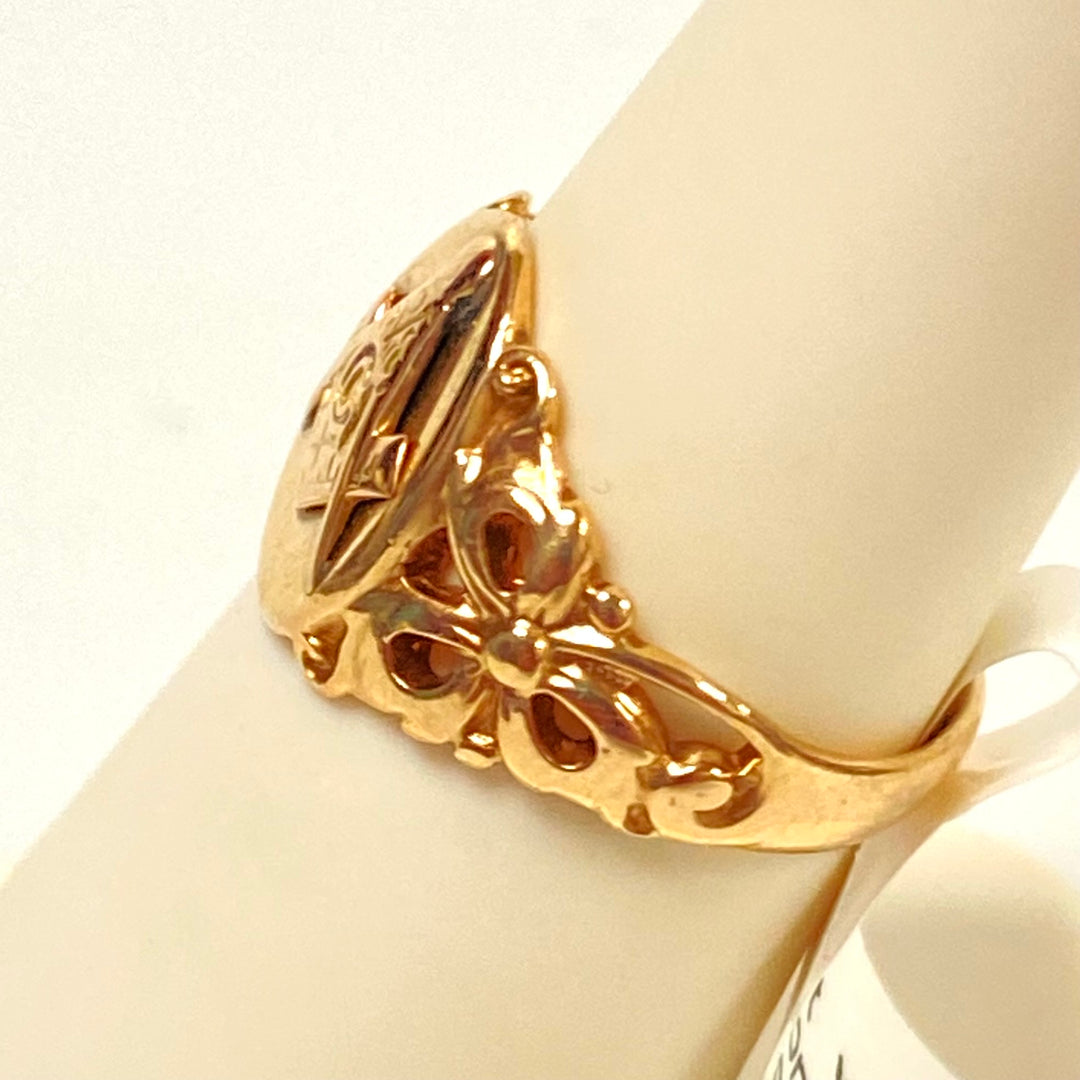 v141 Vintage 10K Yellow Gold Masonic Style Band Ring Size 6.5