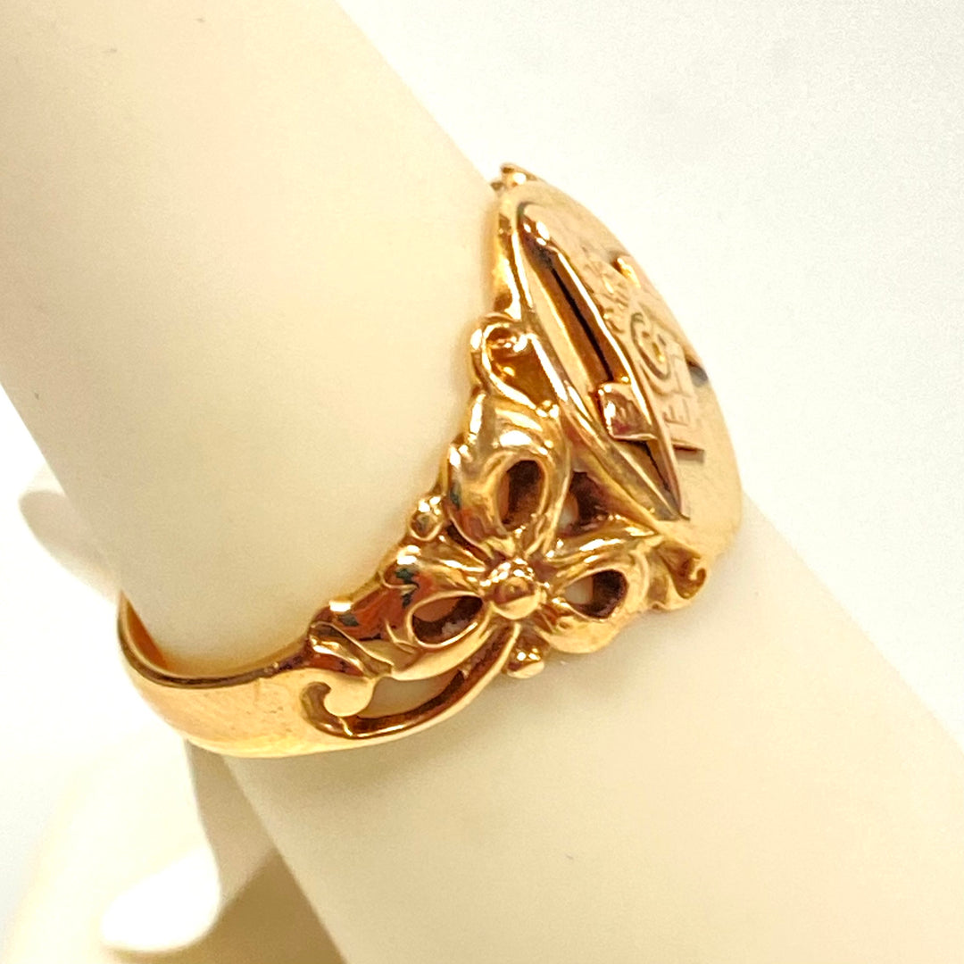 v141 Vintage 10K Yellow Gold Masonic Style Band Ring Size 6.5