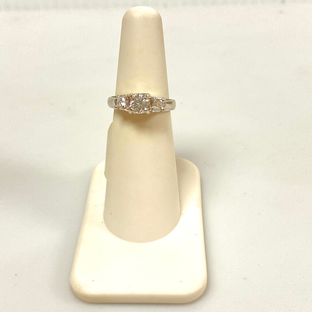 v144 Vintage Classic 14K White Gold .65cts Diamond Engagement Ring Sz 5
