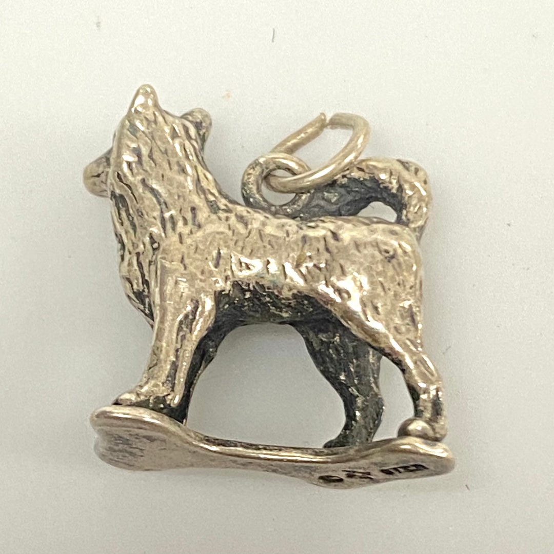v153 Vintage Sterling Silver Standing Wolf Pendant Charm