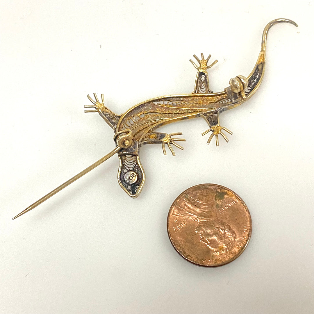 v158 Vintage 900 Silver Lizard Salamander Brooch Pin