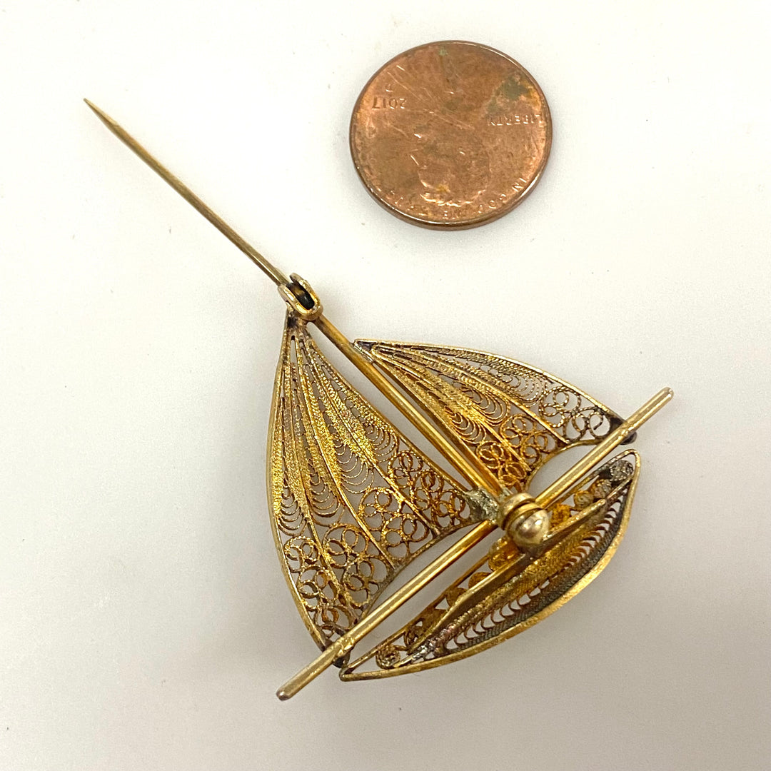 v160 Vintage 900 Silver Gold Tone Filigree Sailboat Boat Brooch Pin