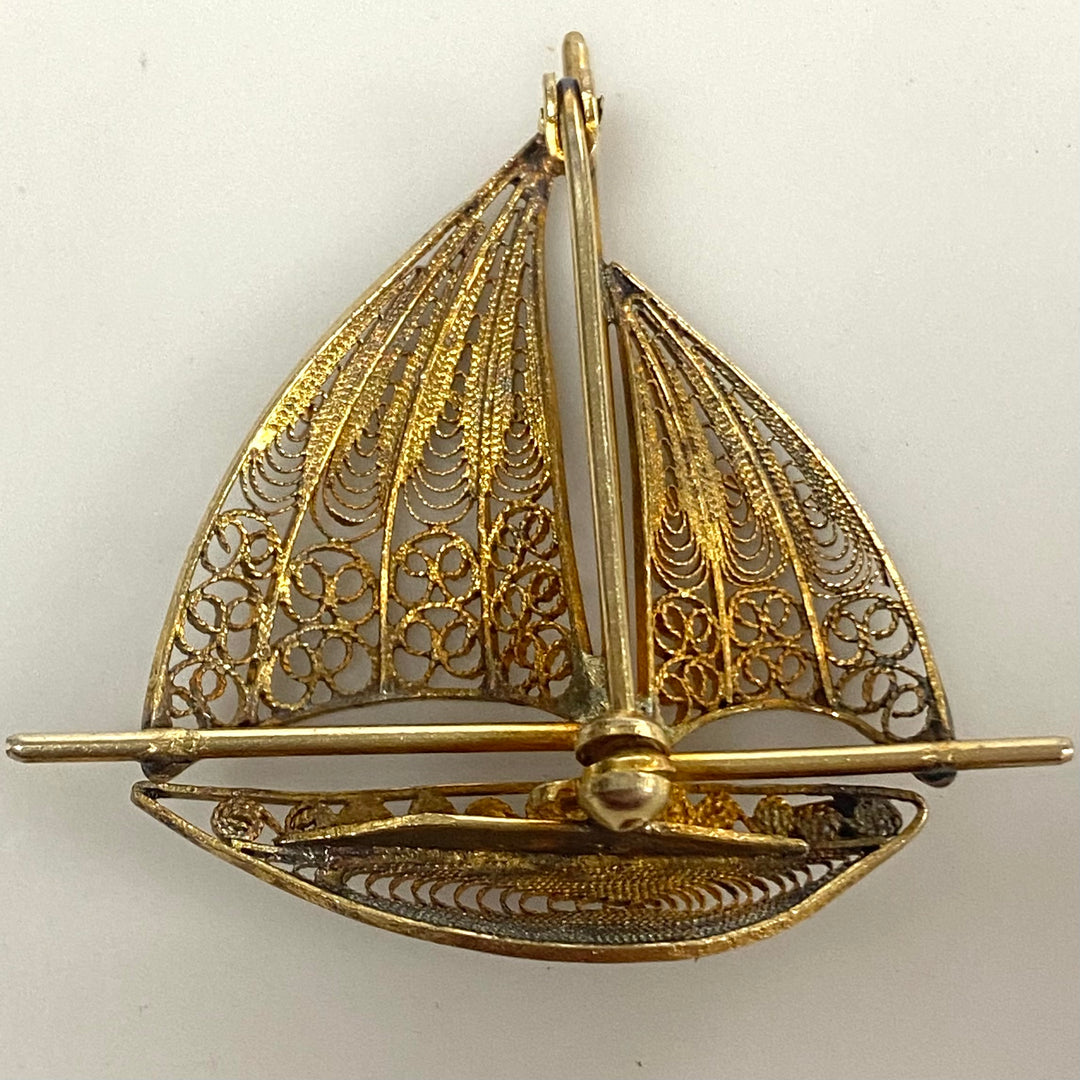 v160 Vintage 900 Silver Gold Tone Filigree Sailboat Boat Brooch Pin