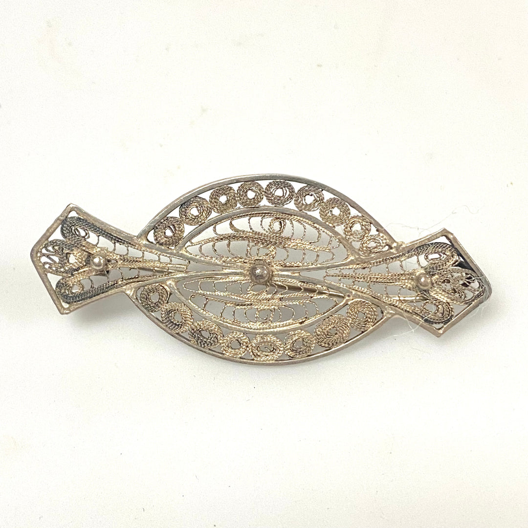 v161 Vintage Sterling Silver Silver Tone Filigree Brooch Pin