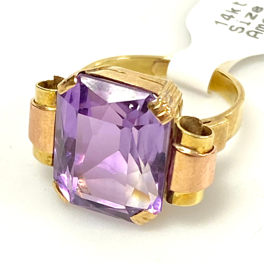 v166 Vintage 14K Yellow Gold Amethyst Stone Ring Sz 4.5
