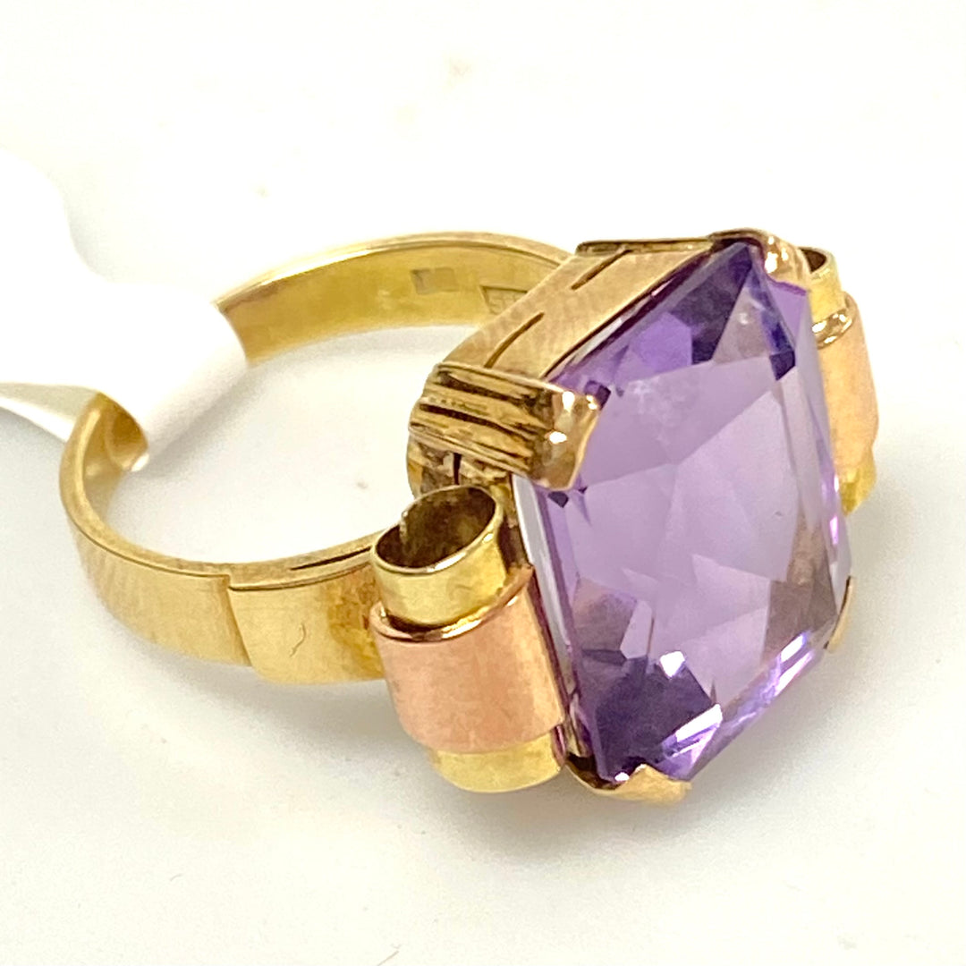 v166 Vintage 14K Yellow Gold Amethyst Stone Ring Sz 4.5