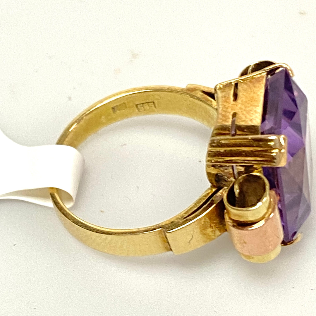 v166 Vintage 14K Yellow Gold Amethyst Stone Ring Sz 4.5
