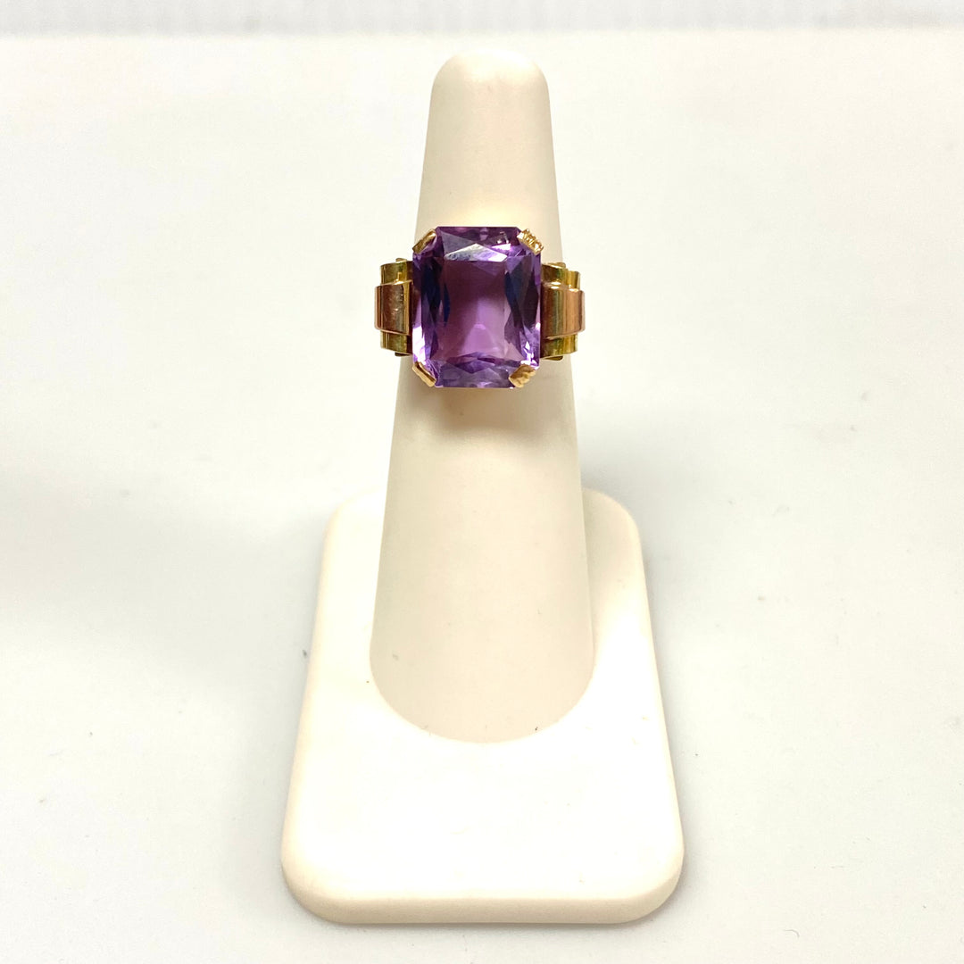 v166 Vintage 14K Yellow Gold Amethyst Stone Ring Sz 4.5