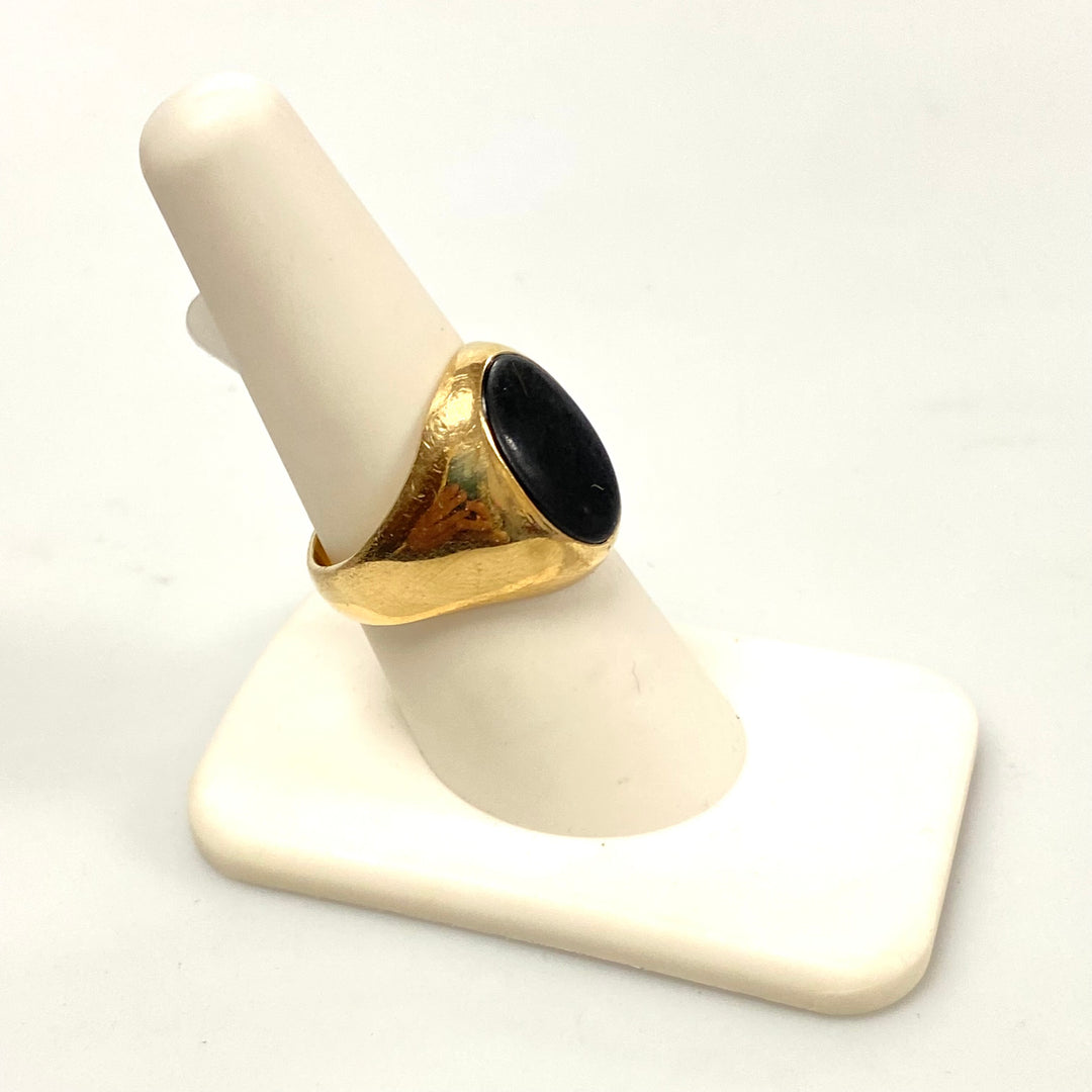 v192 Vintage 14K Yellow Gold Black Oval Onyx Stone Unisex Ring Size 8