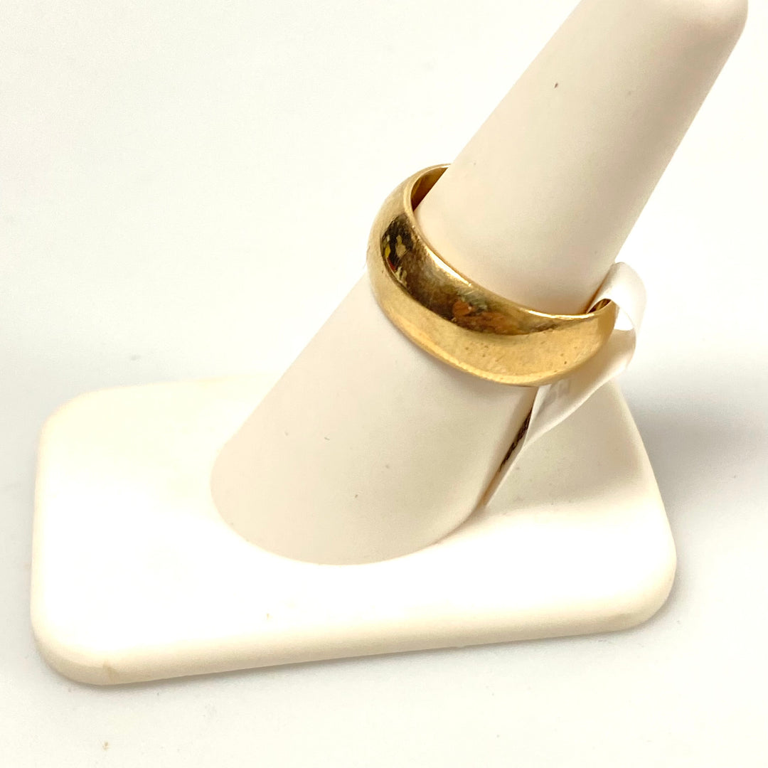 v195 Vintage 14K Yellow Gold 8mm Classic Style Wedding Band Ring Size 8.25