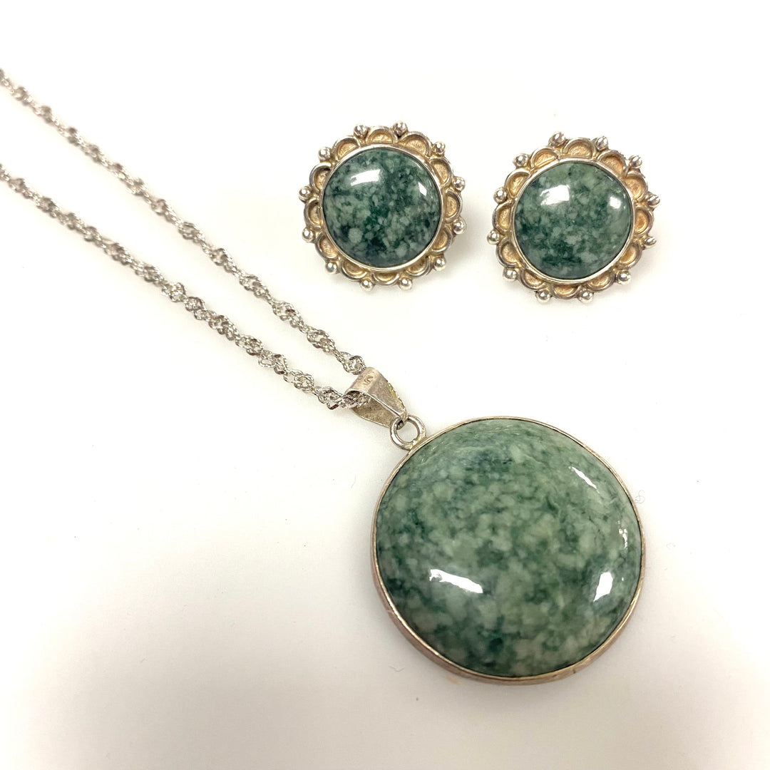 v204 Vintage Sterling Silver 925 Green Jade Earrings Pendant 19" Necklace Set