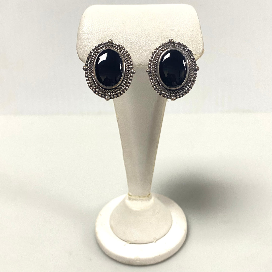 v206 Vintage Sterling Silver Black Onyx Stones Earrings Pierced