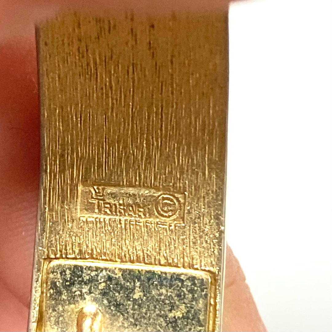 v233 Vintage Crown Trifari Brushed &Shiny Gold Tone Clamper Bangle Bracelet 7.5"