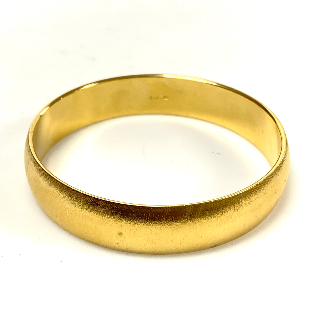 v234 Vintage Brushed gold tone Monet 13mm wide Bangle Bracelet 8.5 wrist