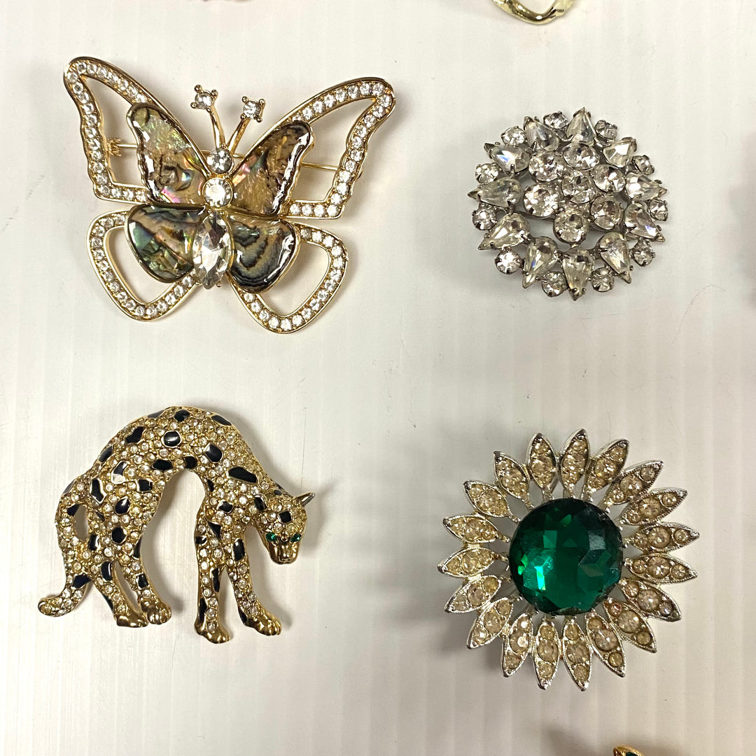 v243 Vintage Private Collection lot of 17 Brooch Pins Gemstones