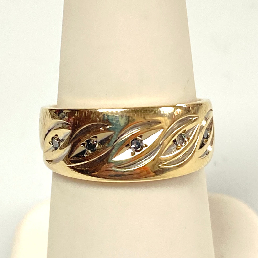 v258 Vintage 14K Yellow Gold Diamond Chips Stone Wedding Band Ring Size 6.5
