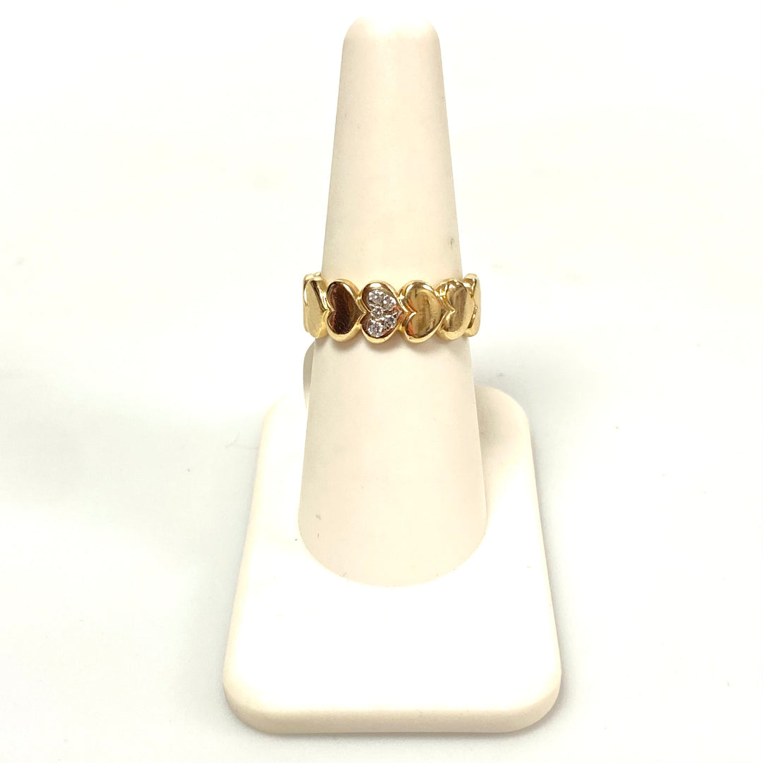 v259 Vintage 14K Yellow Gold Diamond Chips Stone Heart Wedding Band Ring Size 7