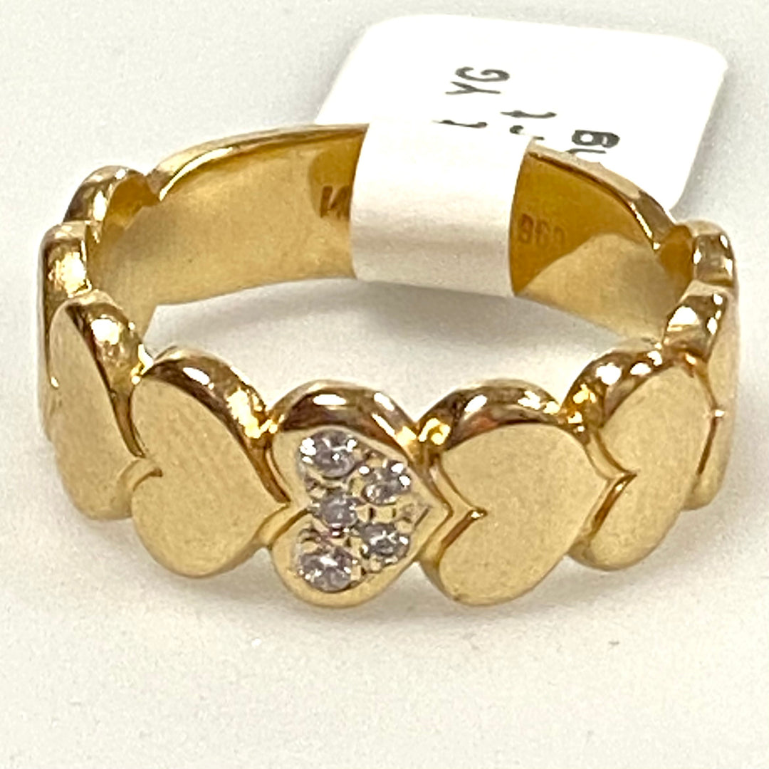 v259 Vintage 14K Yellow Gold Diamond Chips Stone Heart Wedding Band Ring Size 7