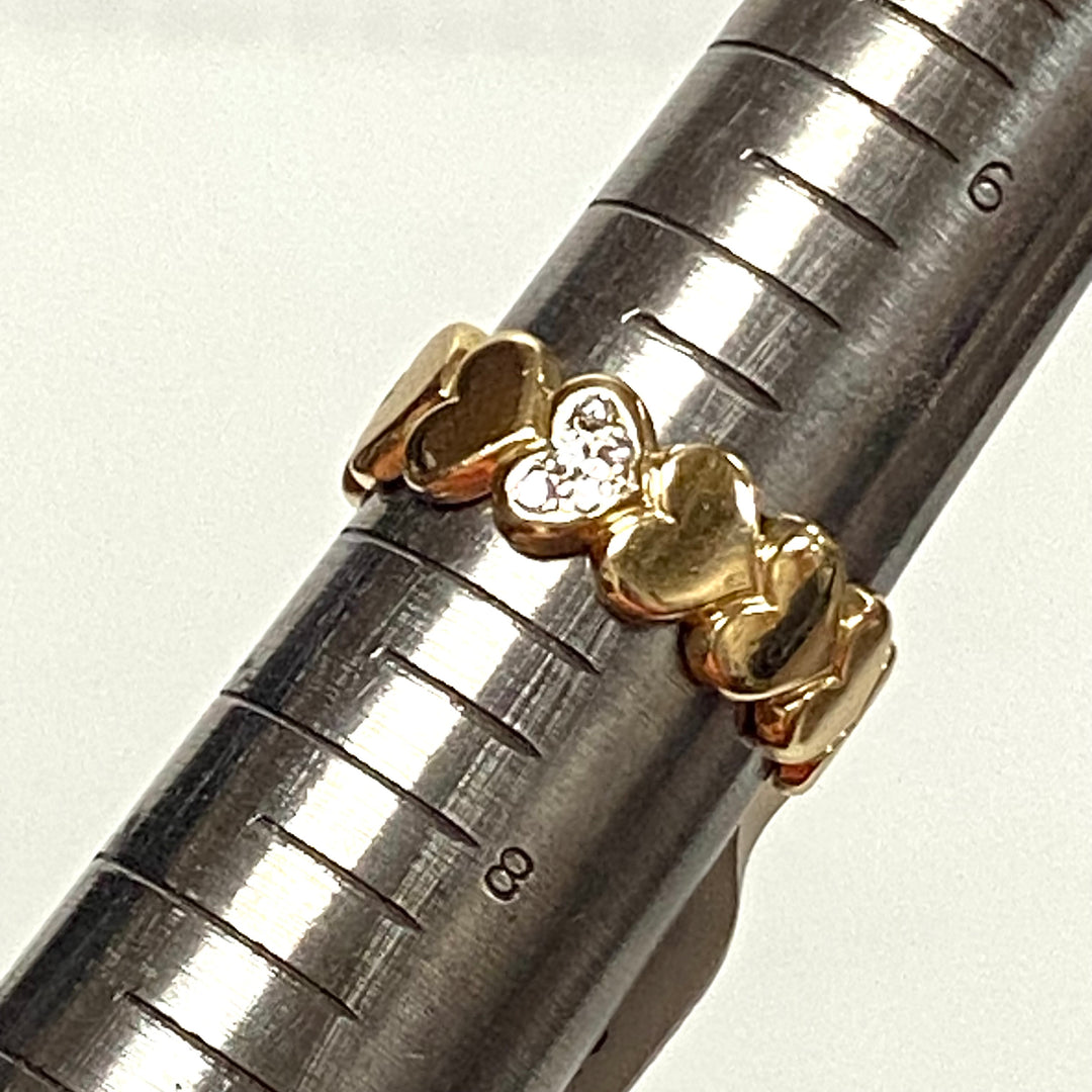 v259 Vintage 14K Yellow Gold Diamond Chips Stone Heart Wedding Band Ring Size 7