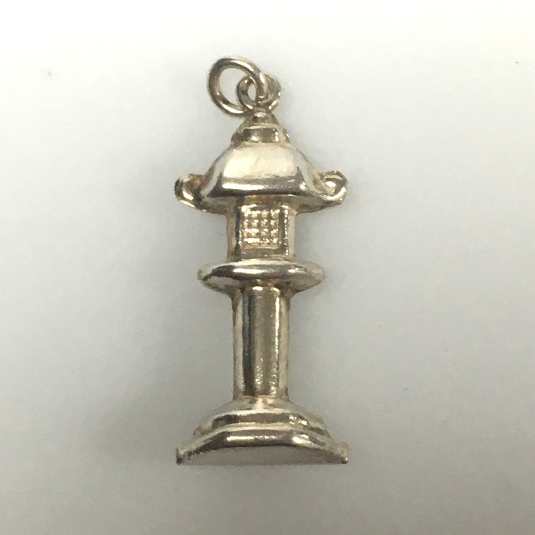 v277 Vintage Sterling Silver Japanese Lantern Lighthouse Pendant Charm