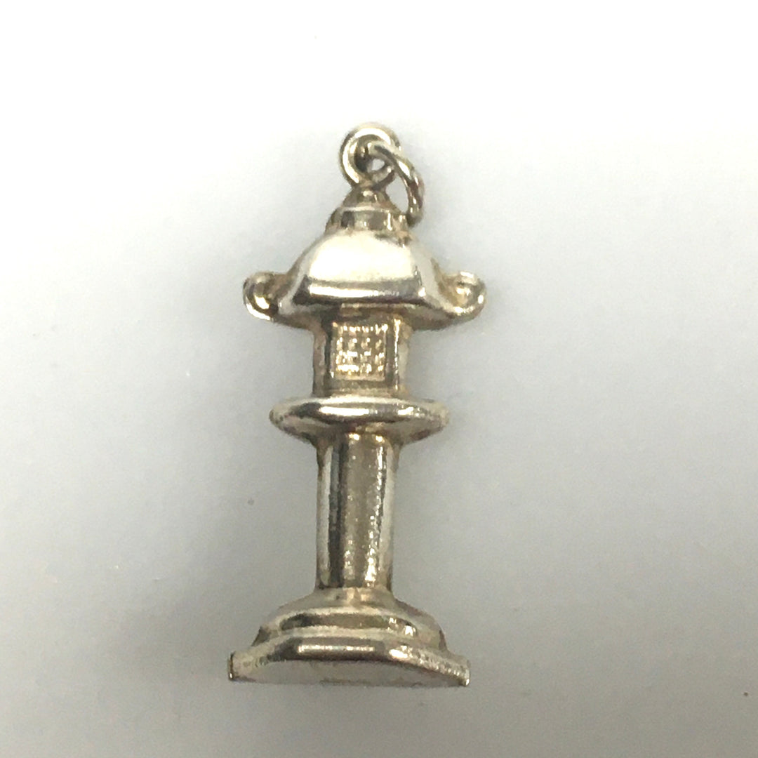 v277 Vintage Sterling Silver Japanese Lantern Lighthouse Pendant Charm