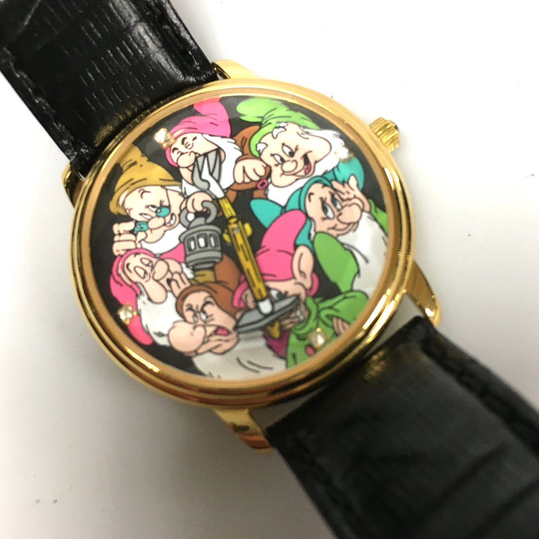 v303 Vintage Analog Quartz Gold Tone Disney Seven Dwarfs Wrist Watch