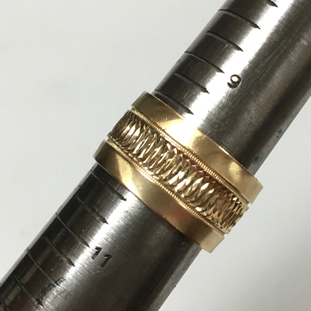 v323 Vintage 14K Yellow Gold 12mm Unisex Wedding Band Ring Size 10