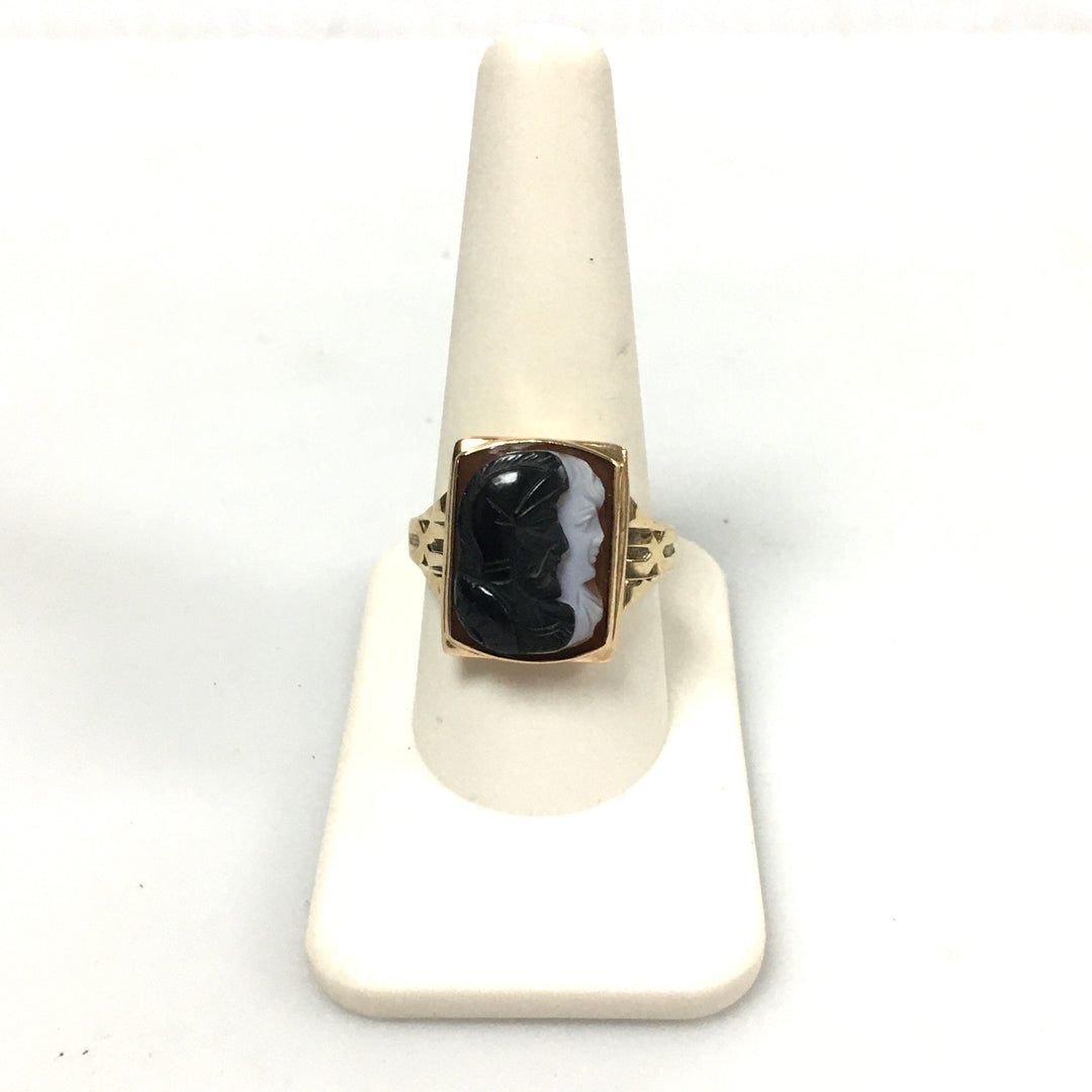 v332 Vintage 10K Yellow Gold Two-tone Soldier Carved Cameo Band Ring Size 10.25