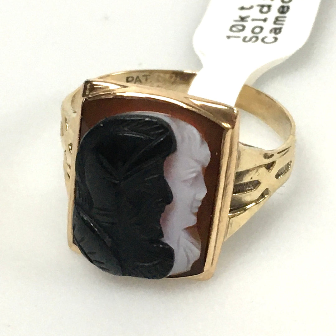 v332 Vintage 10K Yellow Gold Two-tone Soldier Carved Cameo Band Ring Size 10.25