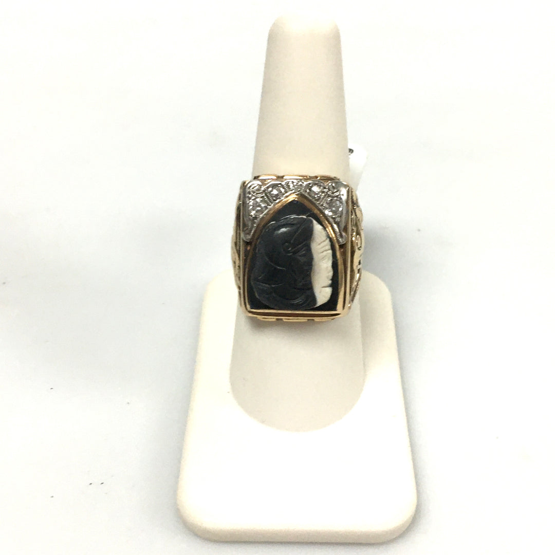 v333 Vintage 10K Yellow Gold Two-tone Soldier Carved Cameo Band Ring Size 8.25