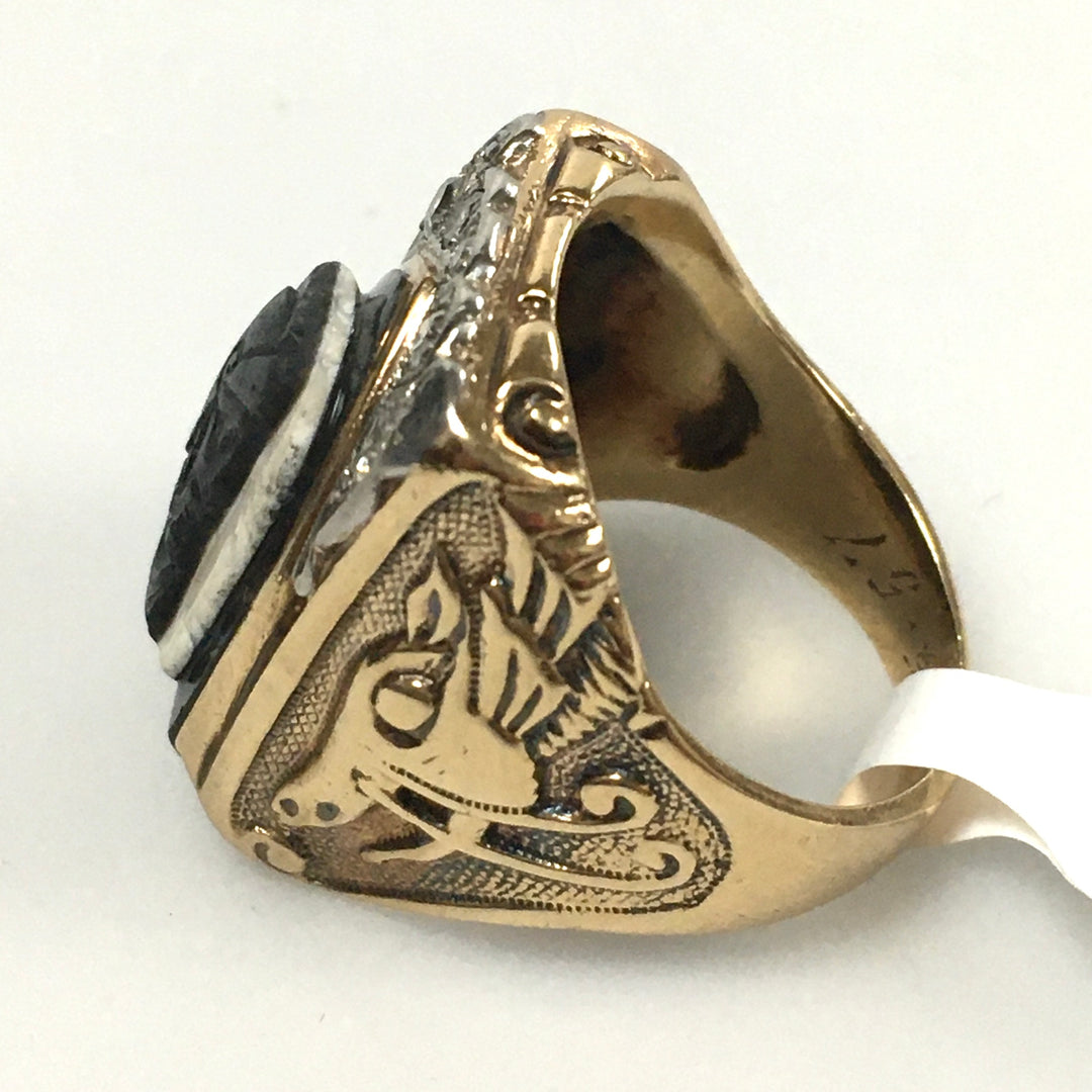 v333 Vintage 10K Yellow Gold Two-tone Soldier Carved Cameo Band Ring Size 8.25