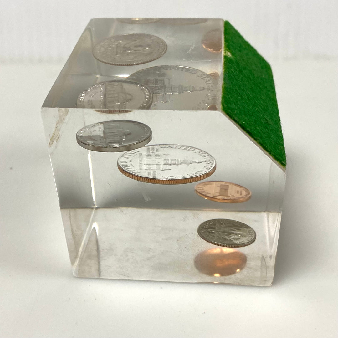 v376 Vintage Lucite Acrylic Paperweight with 5 Coins 1976-1985 Bicentennial $.50