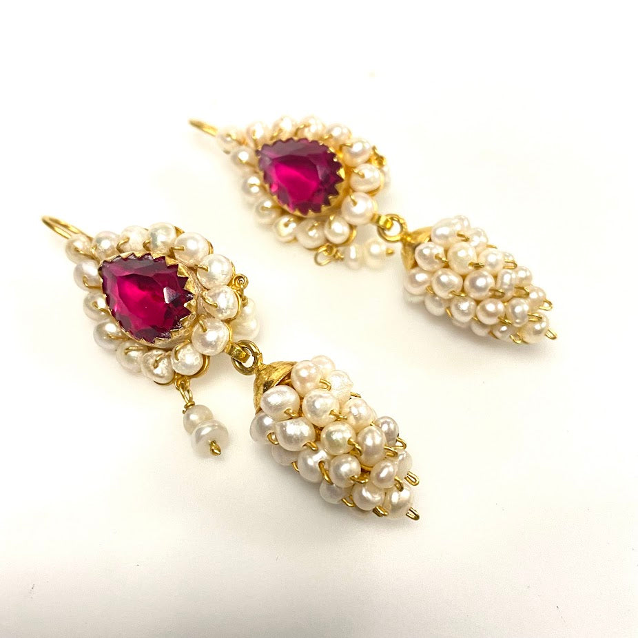 v383 Vintage 18K Yellow Gold Pink Ruby and Pearls Dangling Earrings