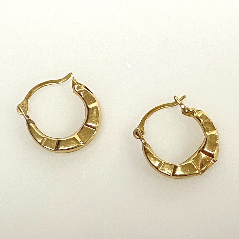 v385 Vintage 10K Yellow Gold Baby Pierced Hoop Earrings