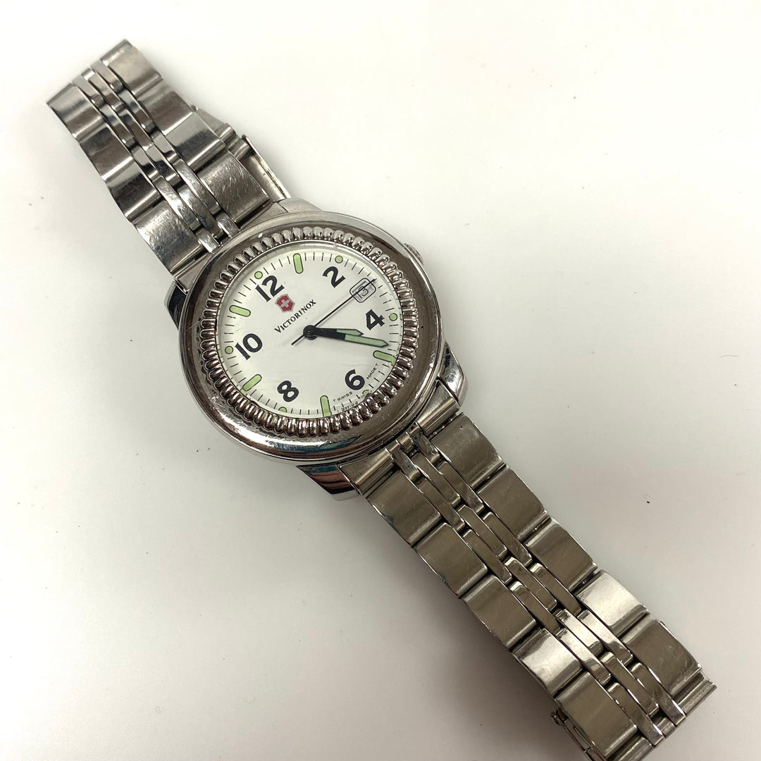 v403 Vintage Victorinox Swiss Army Stainless Steel Water Resistant Wrist Watch