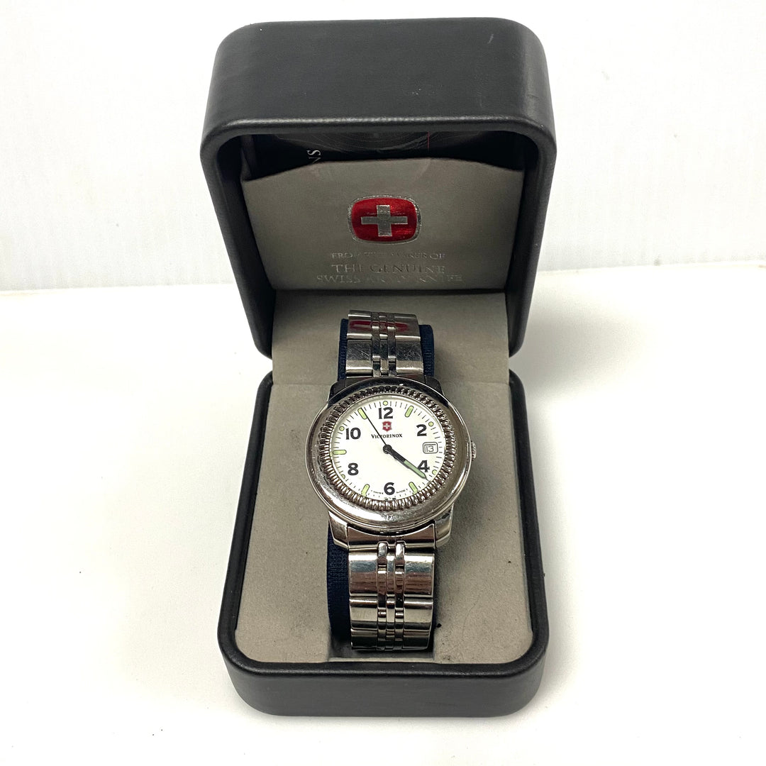 v403 Vintage Victorinox Swiss Army Stainless Steel Water Resistant Wrist Watch