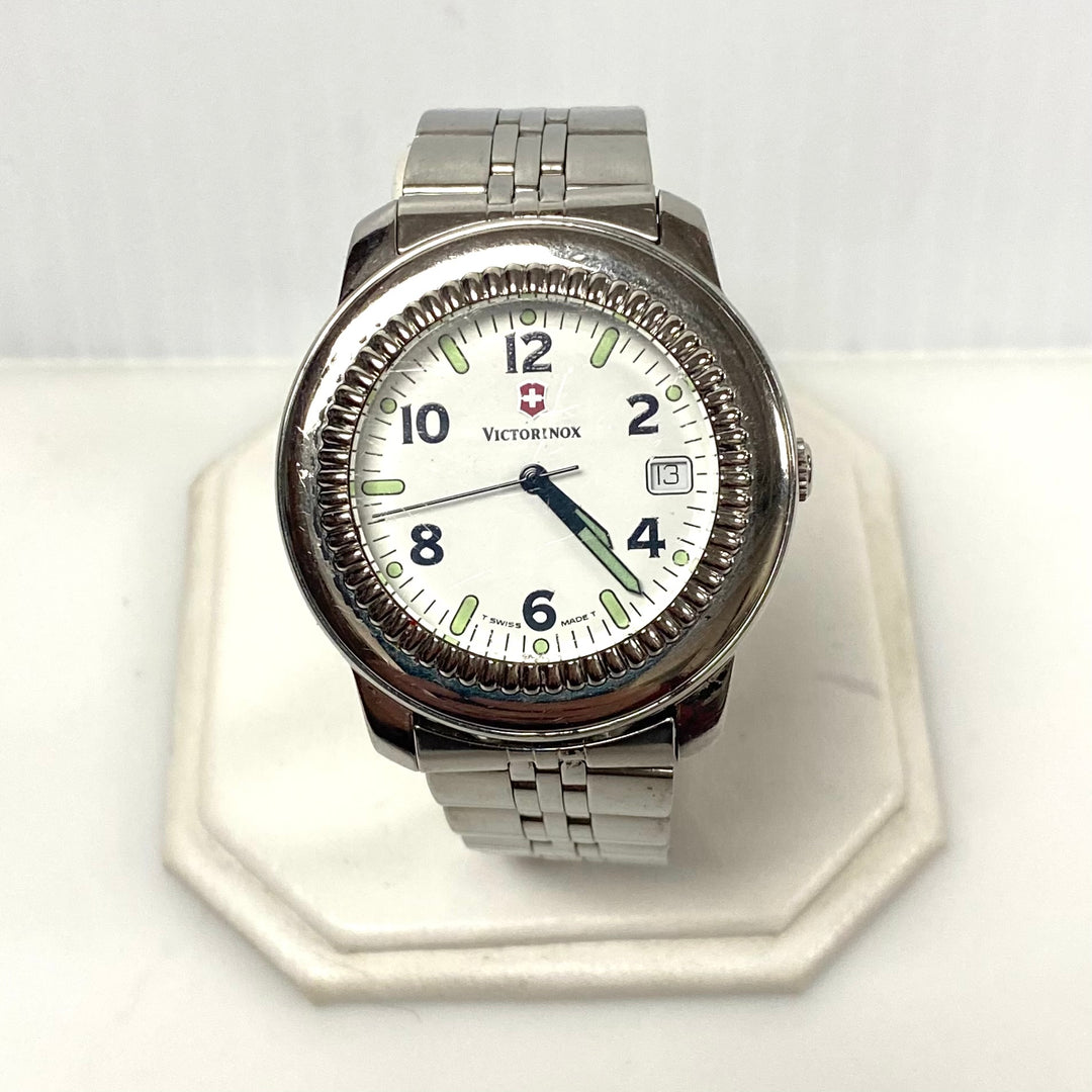 v403 Vintage Victorinox Swiss Army Stainless Steel Water Resistant Wrist Watch