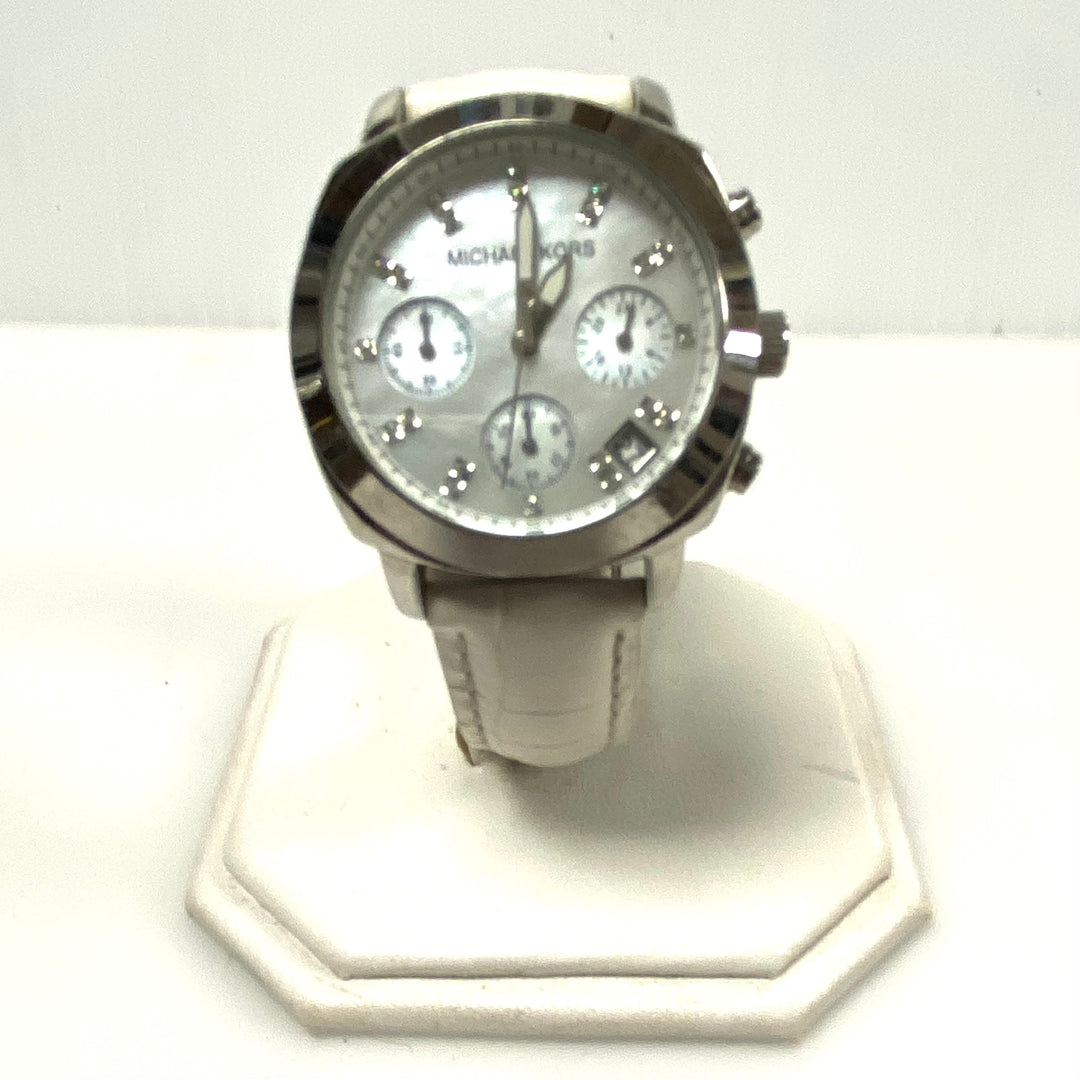 v413 Ladies Michael Kors Chronograph White Leather Band Analog Watch MK-5094 H9
