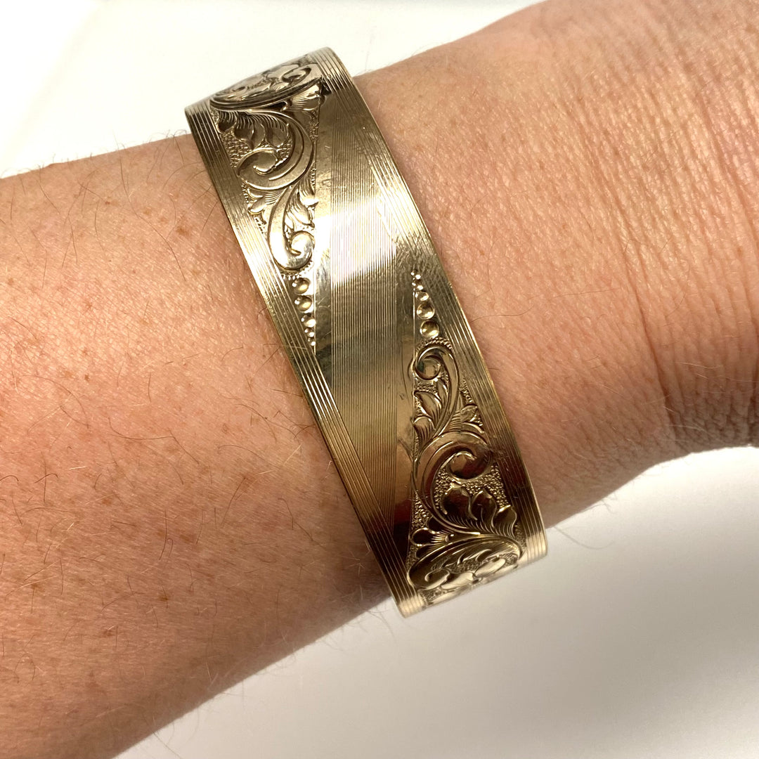v417 Gorgeous Antique Yellow Gold Filled 19mm Floral Ornament Bracelet 8" Wrist
