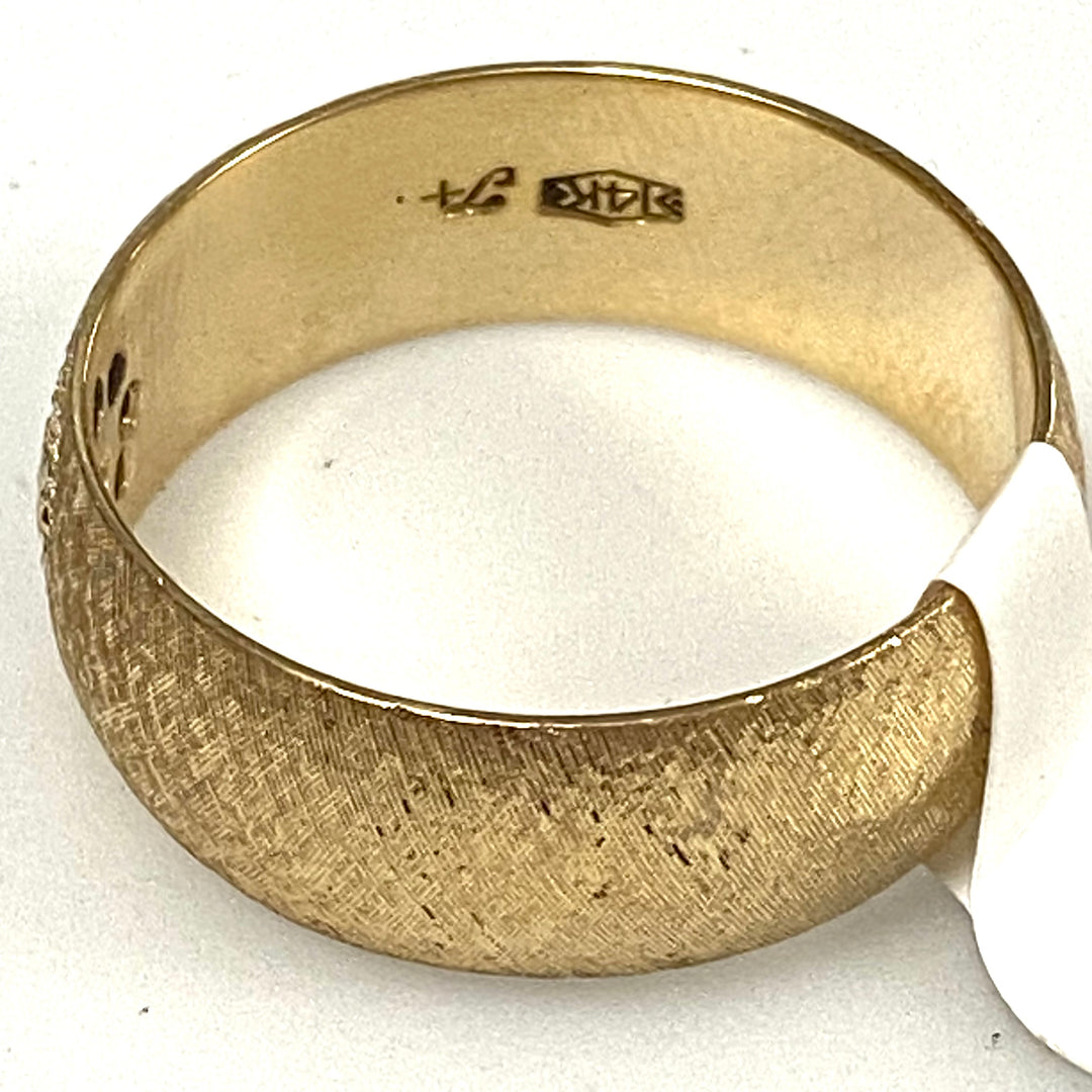 v429 Vintage 14K Yellow Gold Diamond Chips Stone Wedding Band Ring Size 11